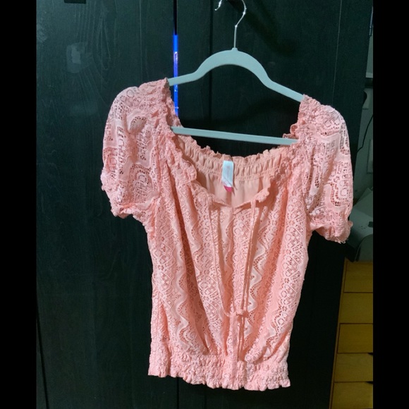 Ladies top - Picture 1 of 2